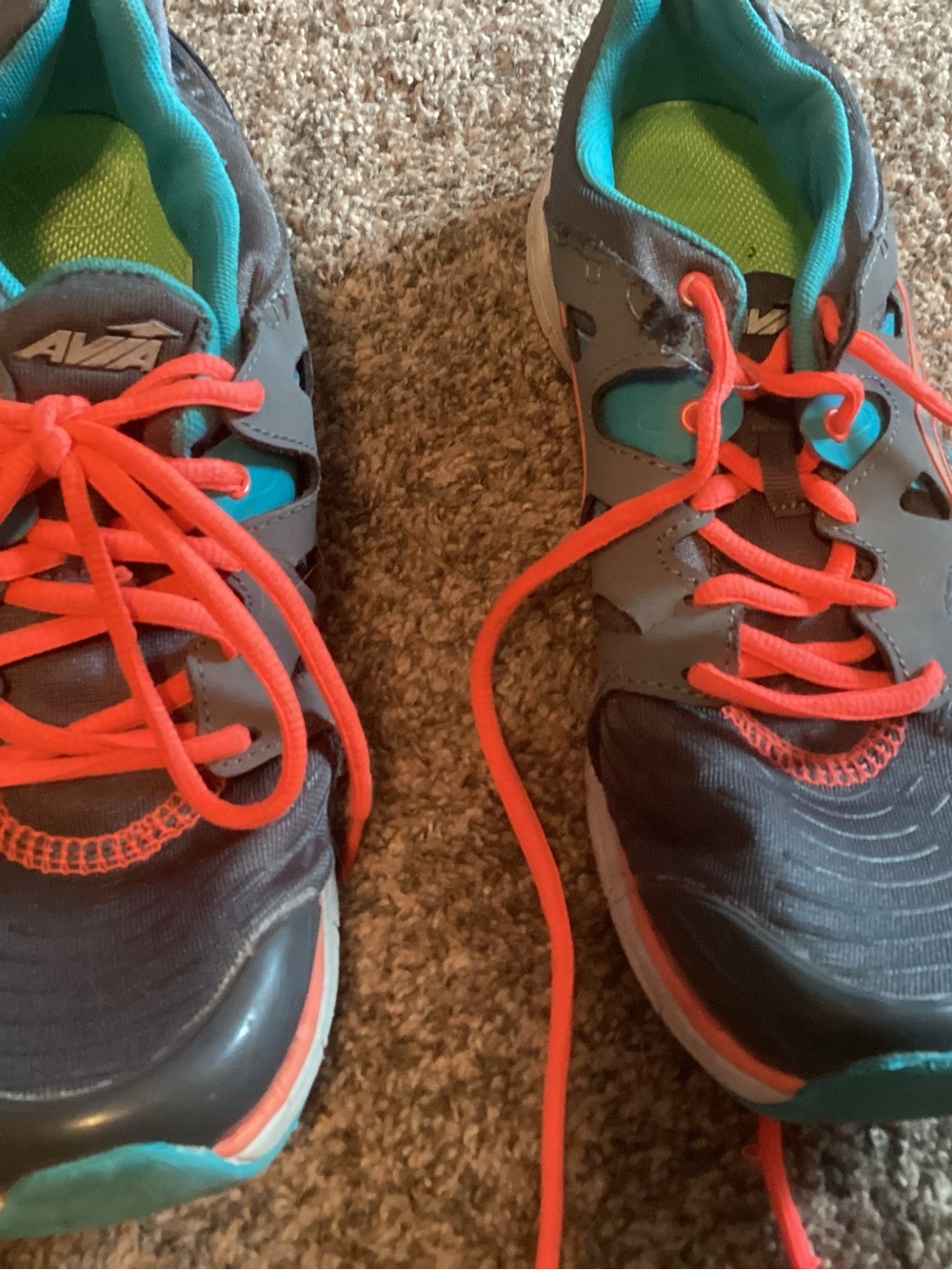 Avia Gray Athletic Sneakers with Coral Laces and Teal Interior